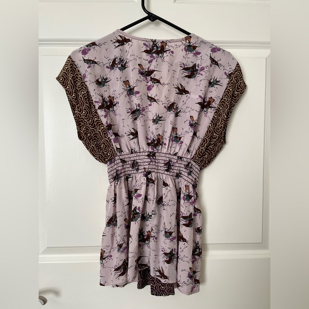 Coreylynncalter print top.   Size 8. - Picture 3 of 3